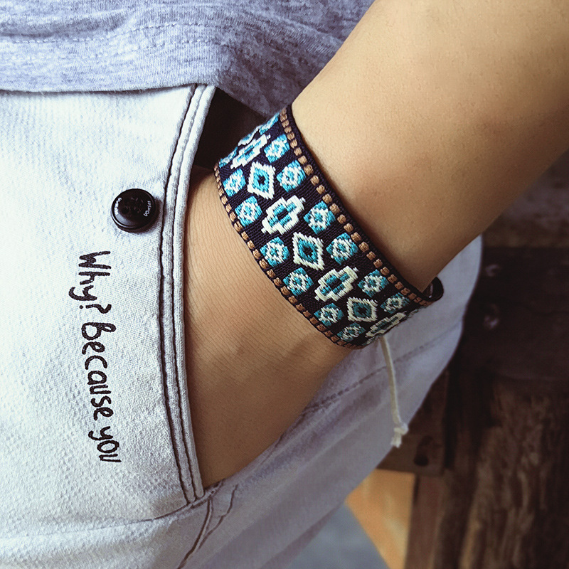 Ethnic Fashion Brand - Gaya Etnik Wanita Woven Gelang Jacquard