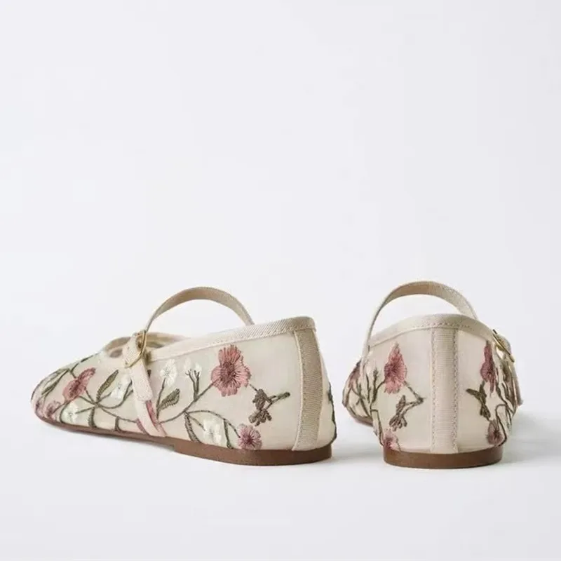 Sandal Merek Sejuk Wanita Flat - Ethnic Fashion Brand ulasan dan harga